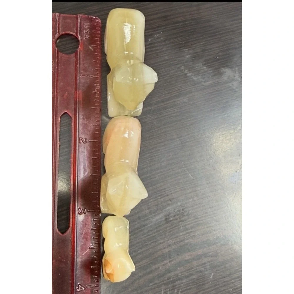 Vintage White Carved Cat Onyx 2